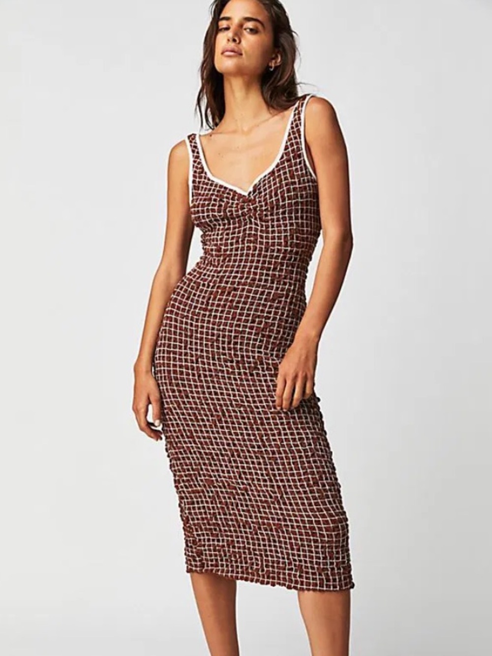 Free People Set The Bar
Smocked MIDI Dress in Umber
Earth Dark Brown - Picture 4 of 5